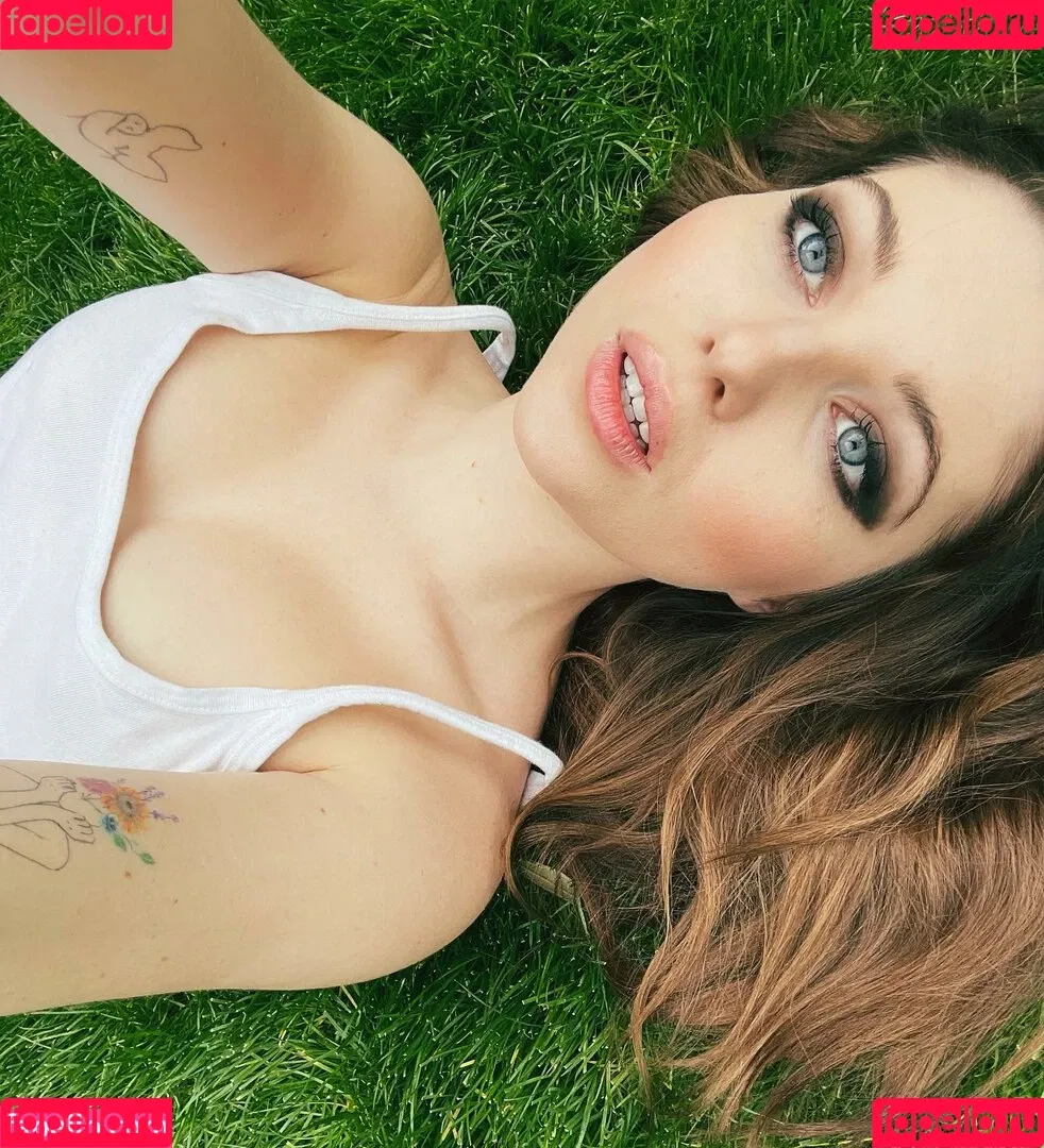 Sammi Hanratty Onlyfans Photo Gallery 