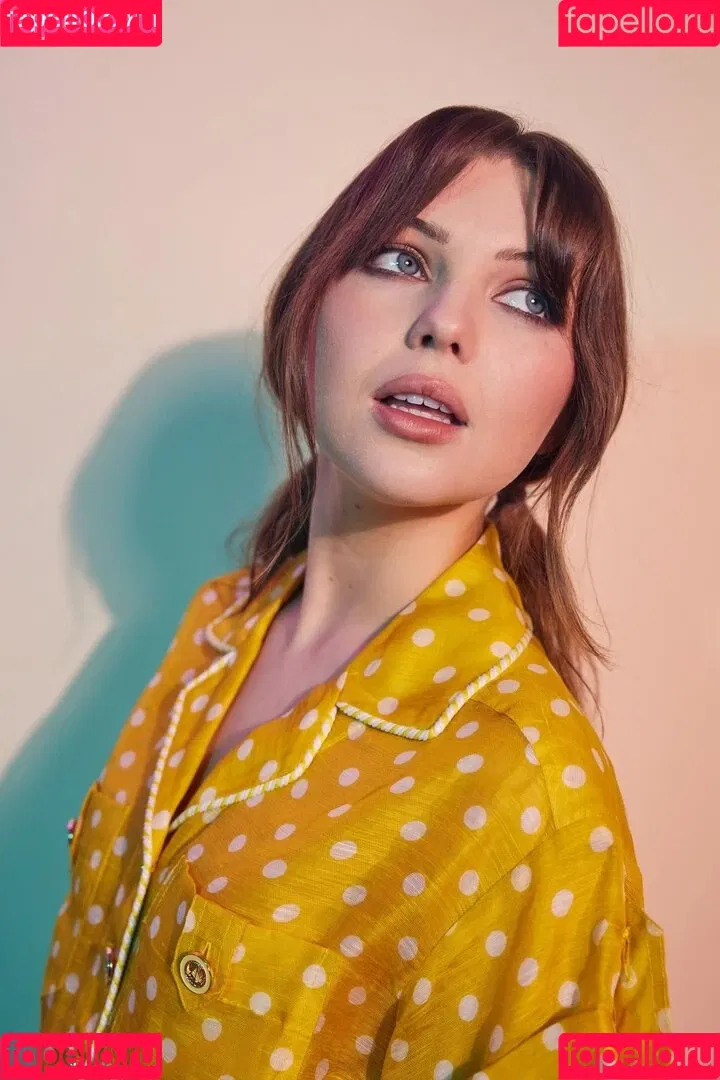 Sammi Hanratty Onlyfans Photo Gallery 