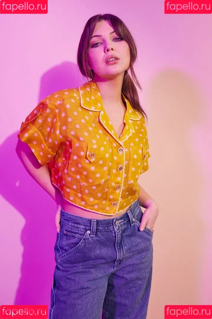 Sammi Hanratty Onlyfans Photo Gallery 