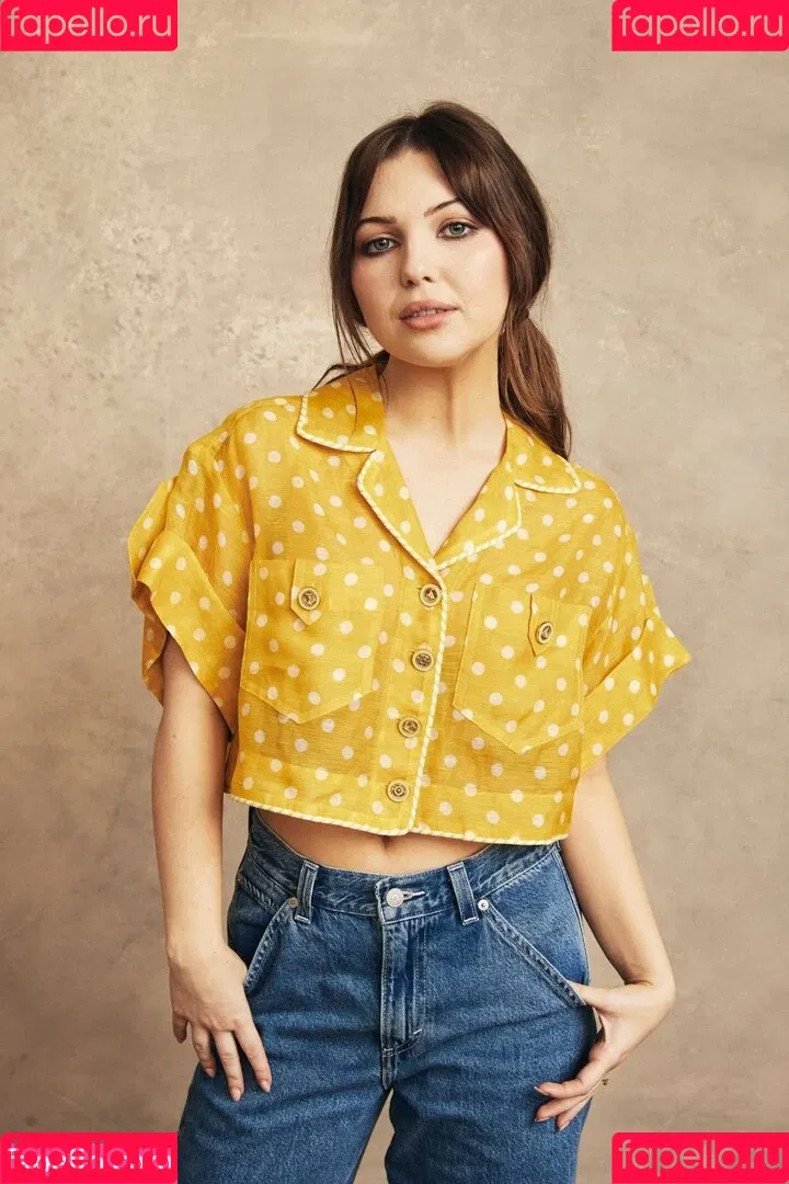 Sammi Hanratty Onlyfans Photo Gallery 