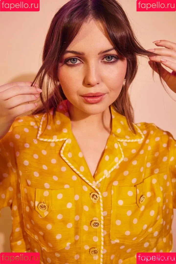 Sammi Hanratty Onlyfans Photo Gallery 