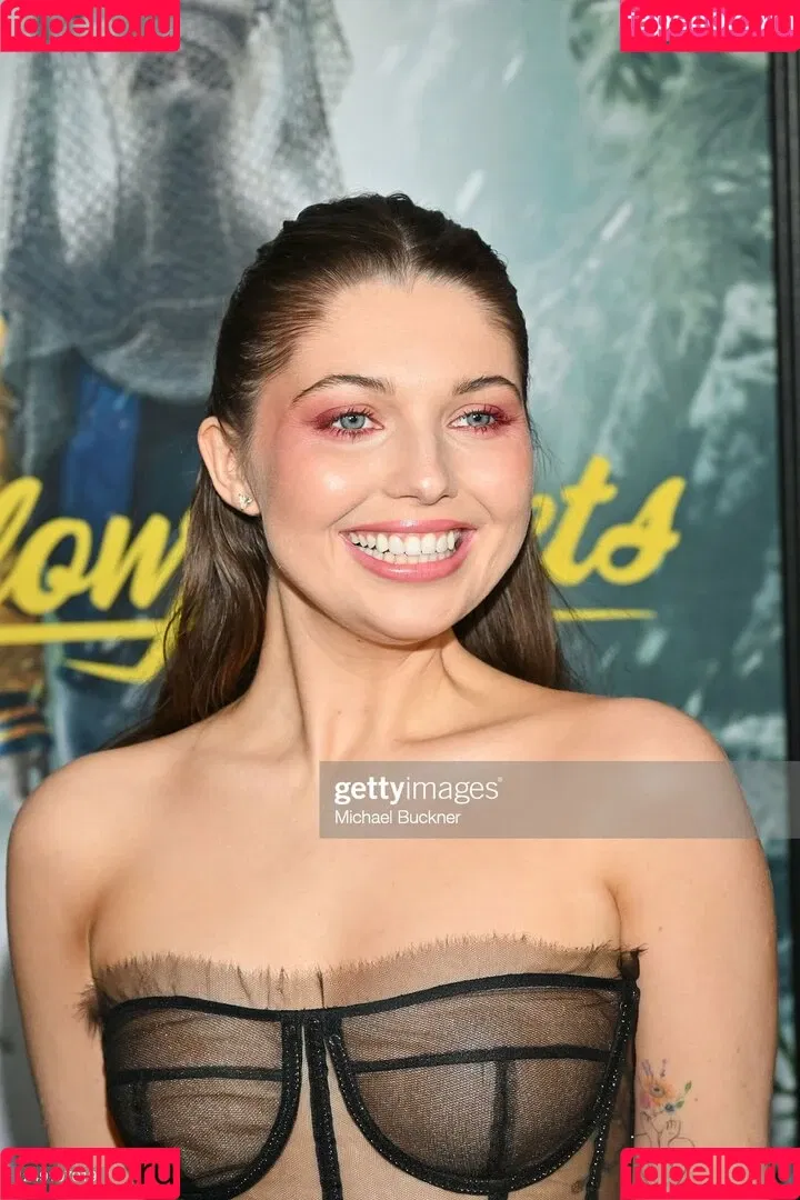 Sammi Hanratty Onlyfans Photo Gallery 