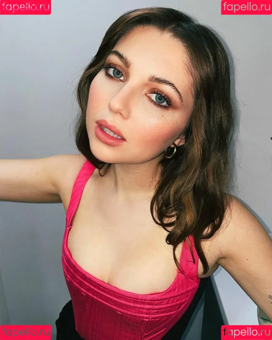 Sammi Hanratty Onlyfans Photo Gallery 