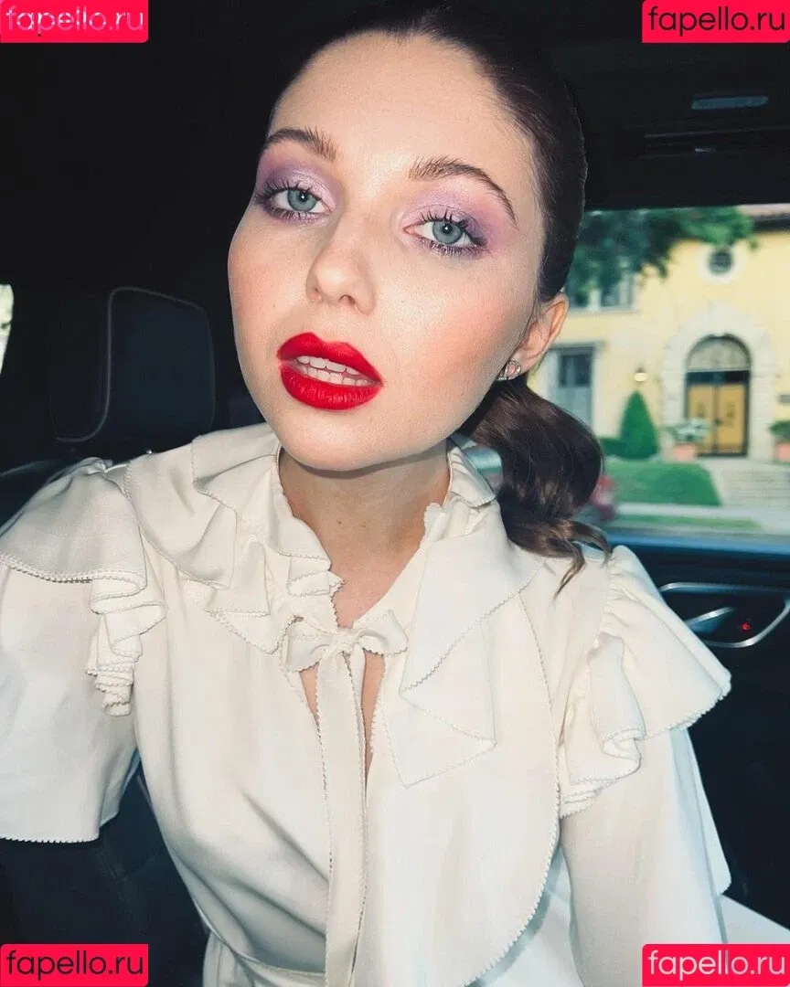 Sammi Hanratty Onlyfans Photo Gallery 