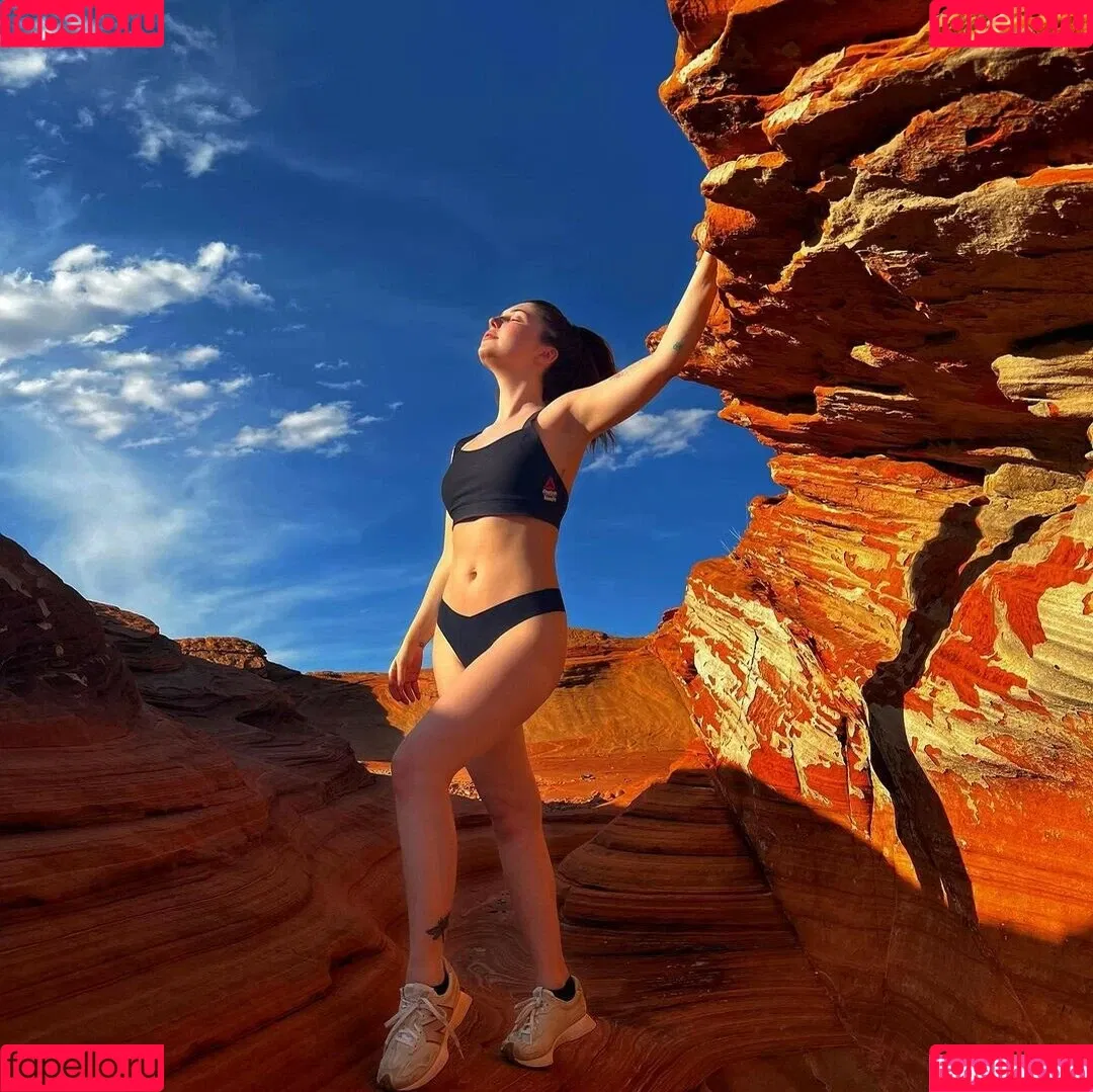Sammi Hanratty Onlyfans Photo Gallery 