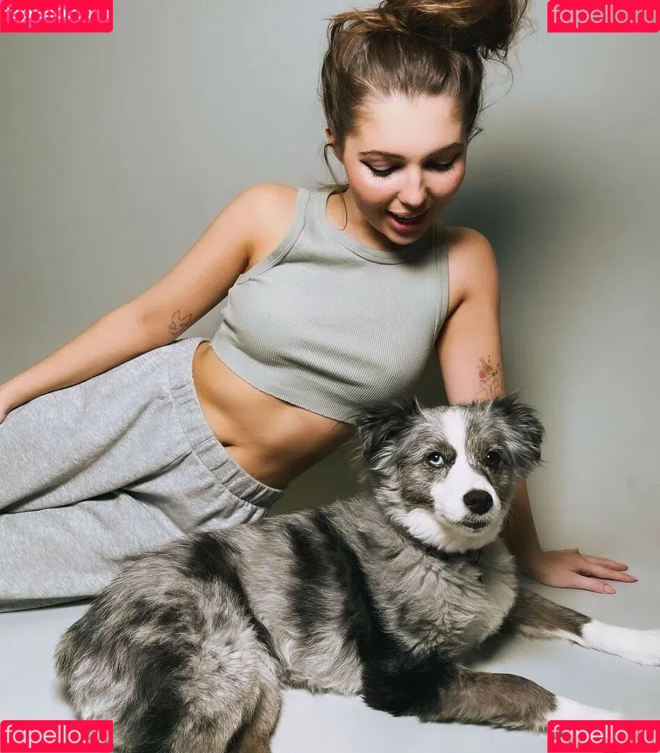 Sammi Hanratty Onlyfans Photo Gallery 