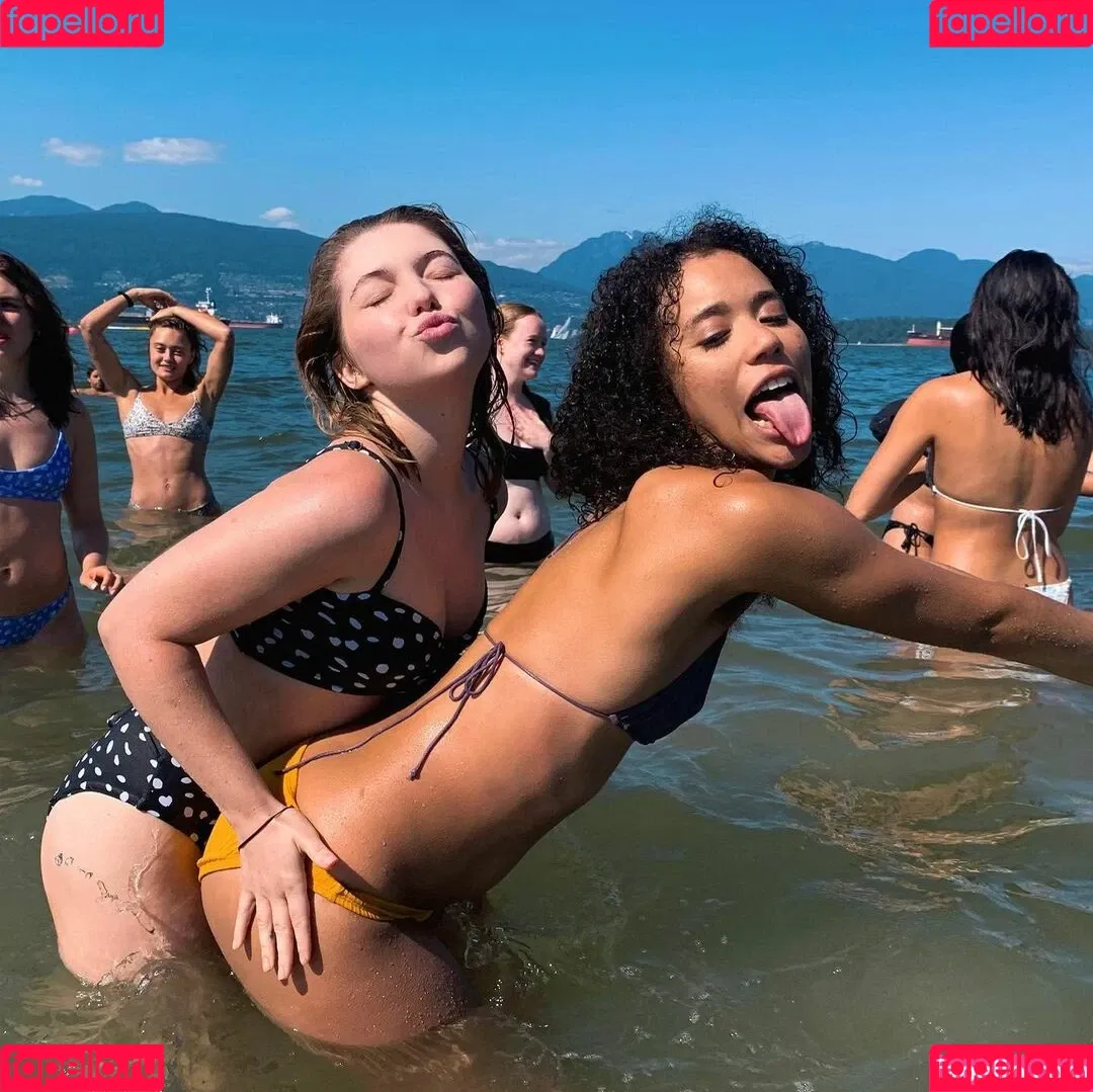Sammi Hanratty Onlyfans Photo Gallery 