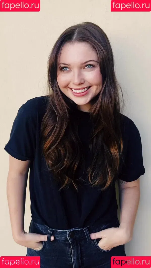 Sammi Hanratty Onlyfans Photo Gallery 