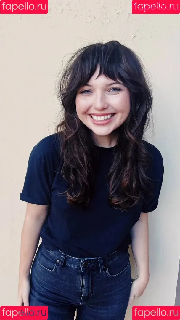Sammi Hanratty Onlyfans Photo Gallery 