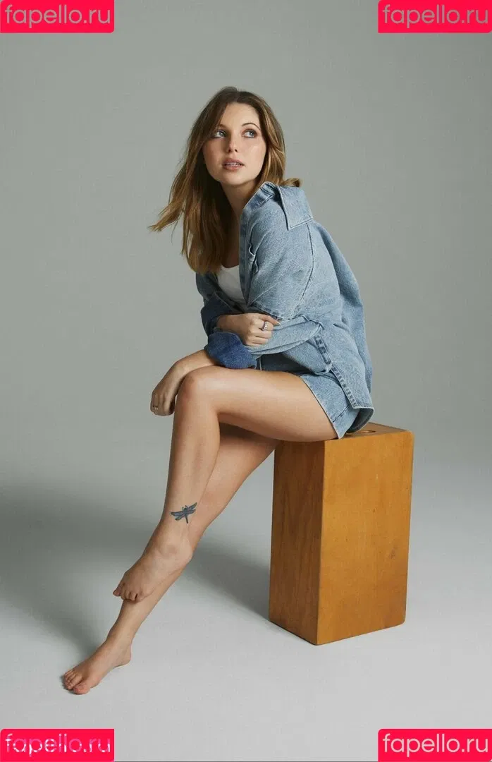 Sammi Hanratty Onlyfans Photo Gallery 
