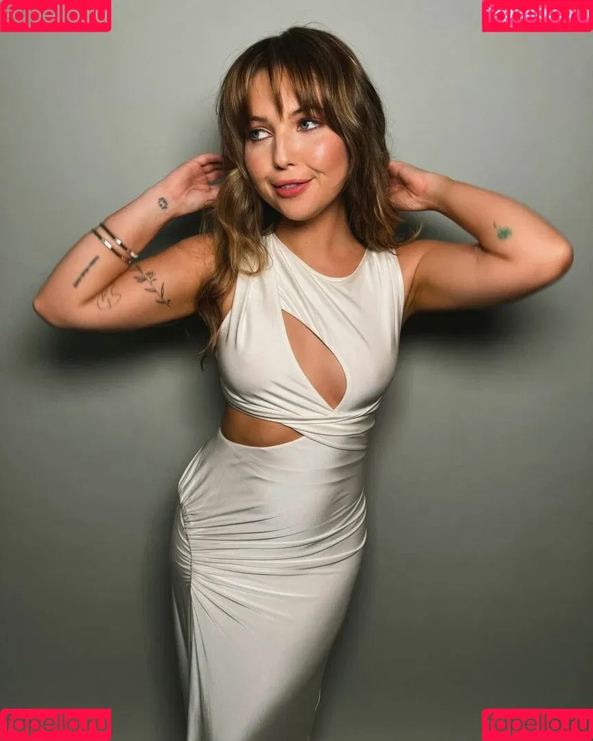Sammi Hanratty Onlyfans Photo Gallery 