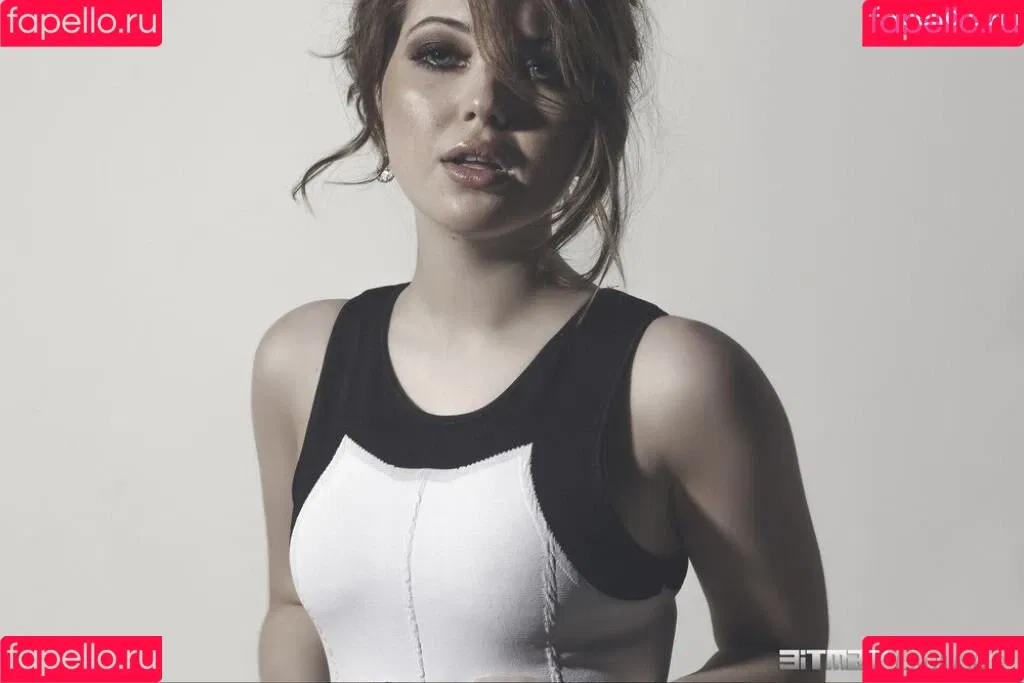 Sammi Hanratty Onlyfans Photo Gallery 
