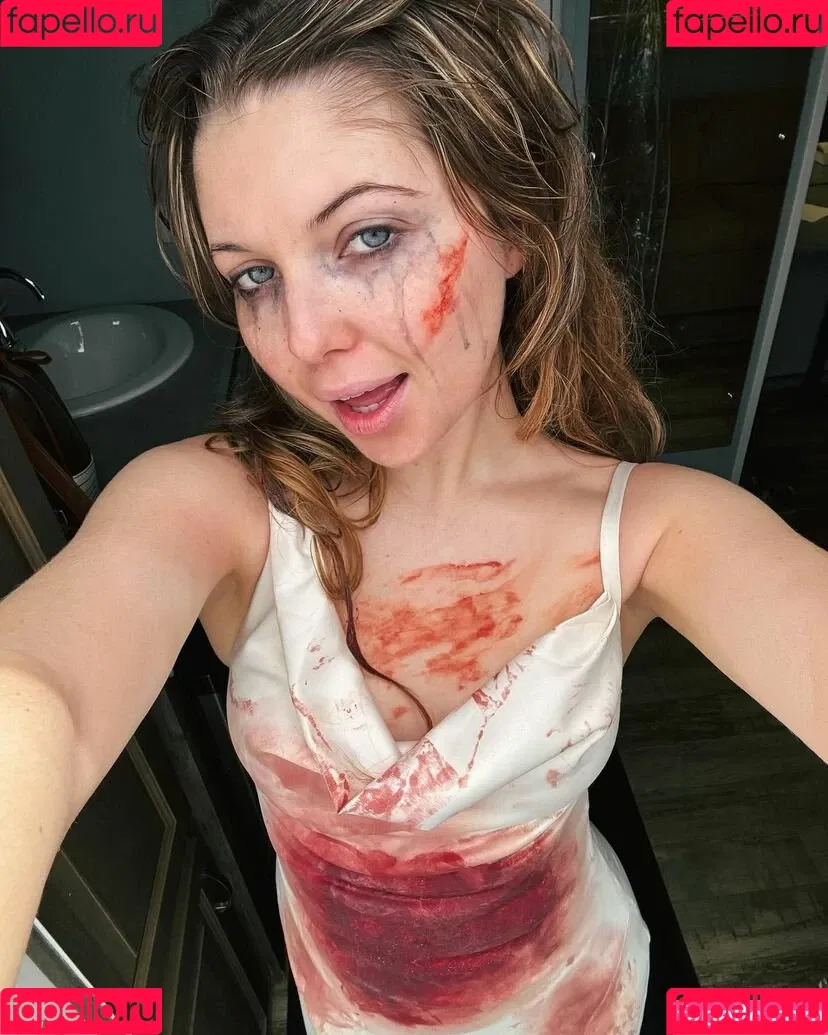 Sammi Hanratty Onlyfans Photo Gallery 