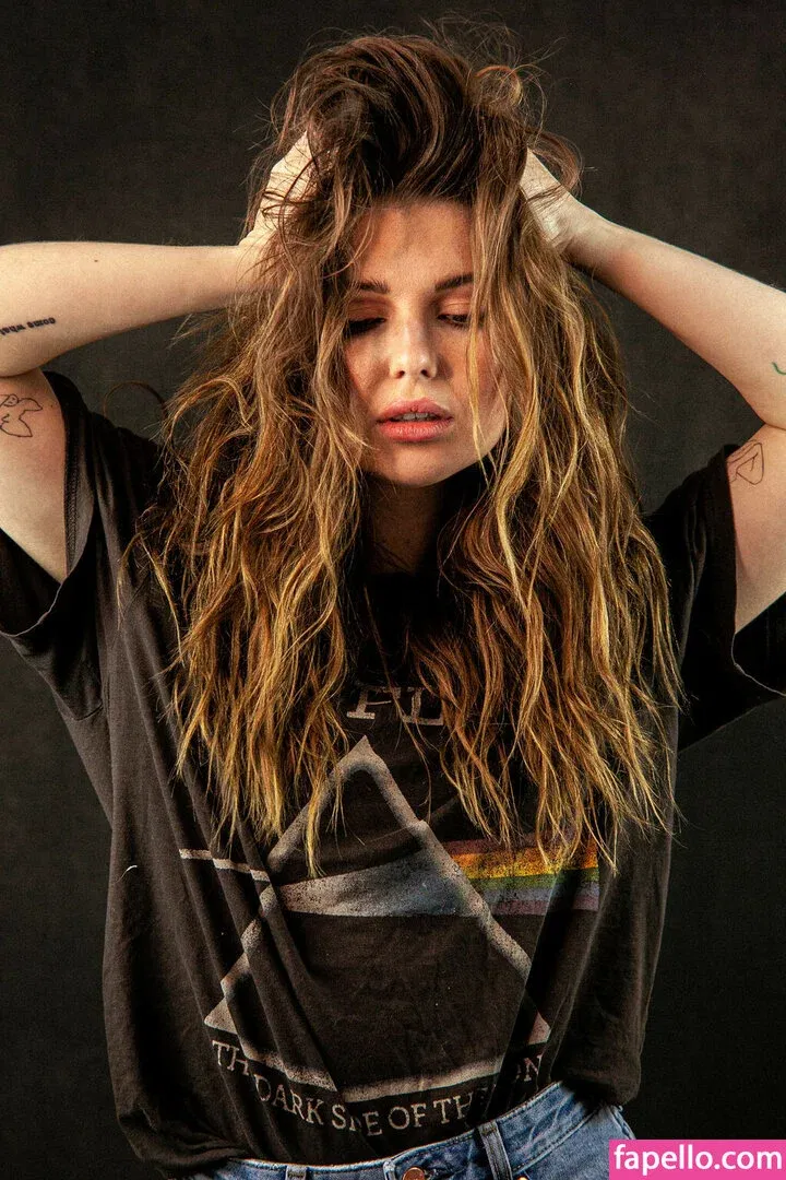 Sammi Hanratty Onlyfans Photo Gallery 