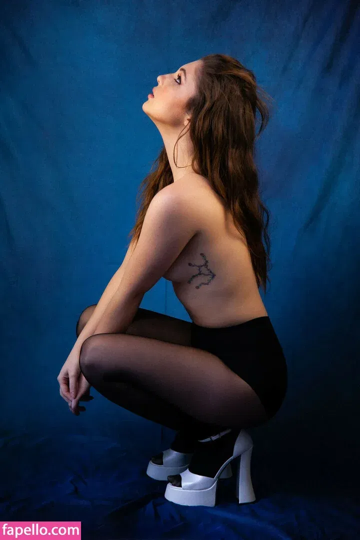 Sammi Hanratty Onlyfans Photo Gallery 