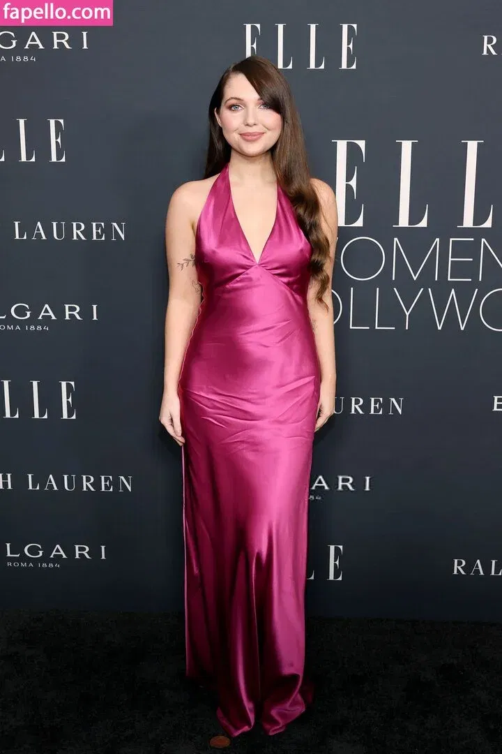 Sammi Hanratty Onlyfans Photo Gallery 