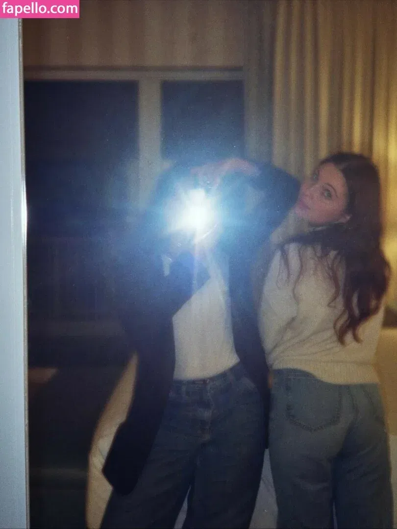 Sammi Hanratty Onlyfans Photo Gallery 