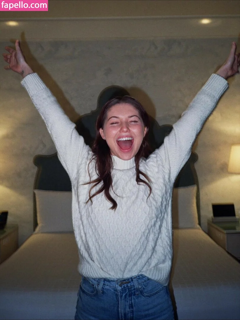 Sammi Hanratty Onlyfans Photo Gallery 