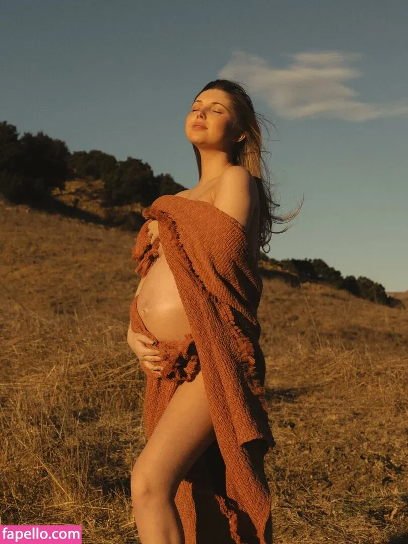 Sammi Hanratty Onlyfans Photo Gallery 