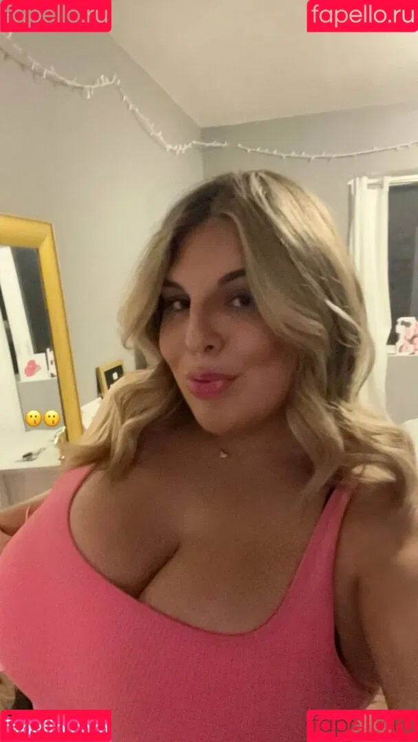 Hannah C Onlyfans Photo Gallery 