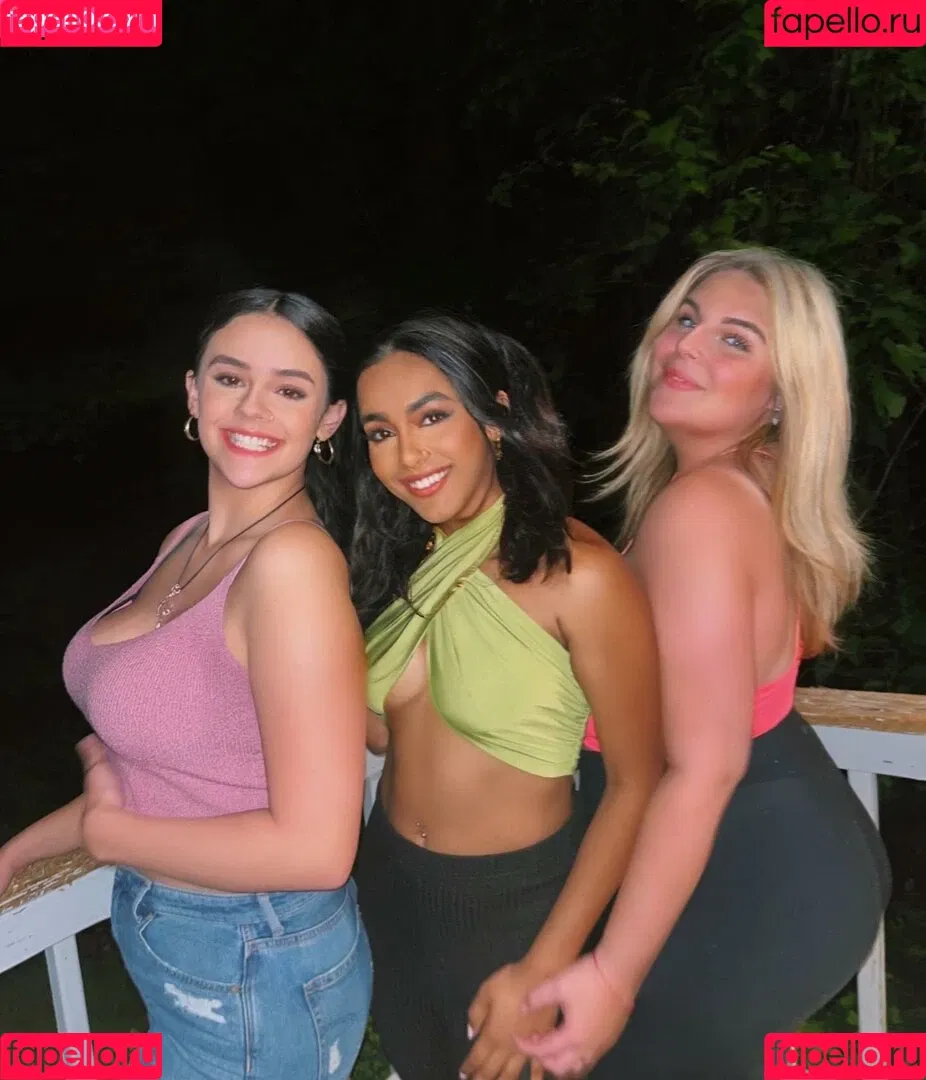 Hannah C Onlyfans Photo Gallery 