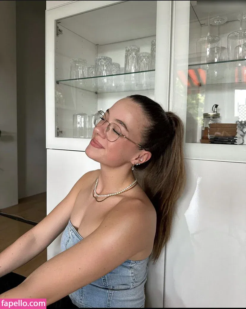 Hannah C Onlyfans Photo Gallery 