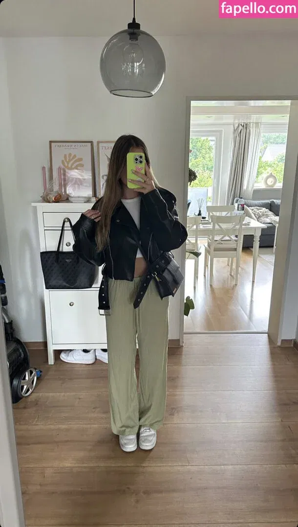 Hannah C Onlyfans Photo Gallery 