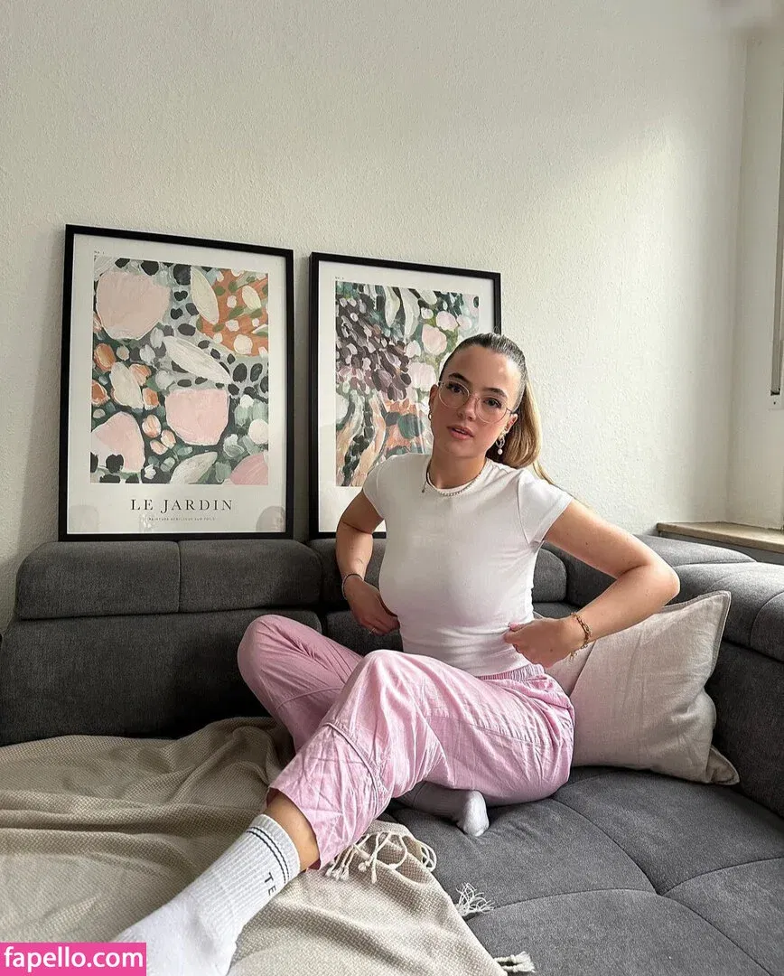 Hannah C Onlyfans Photo Gallery 