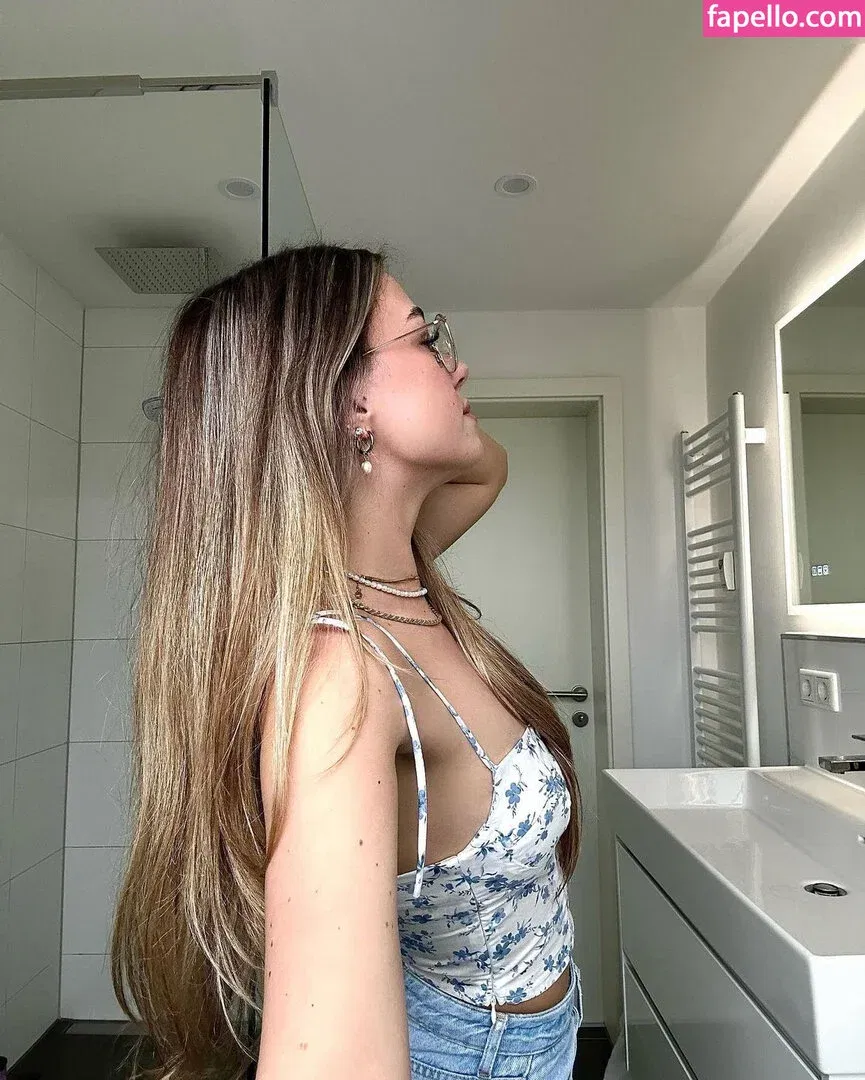 Hannah C Onlyfans Photo Gallery 