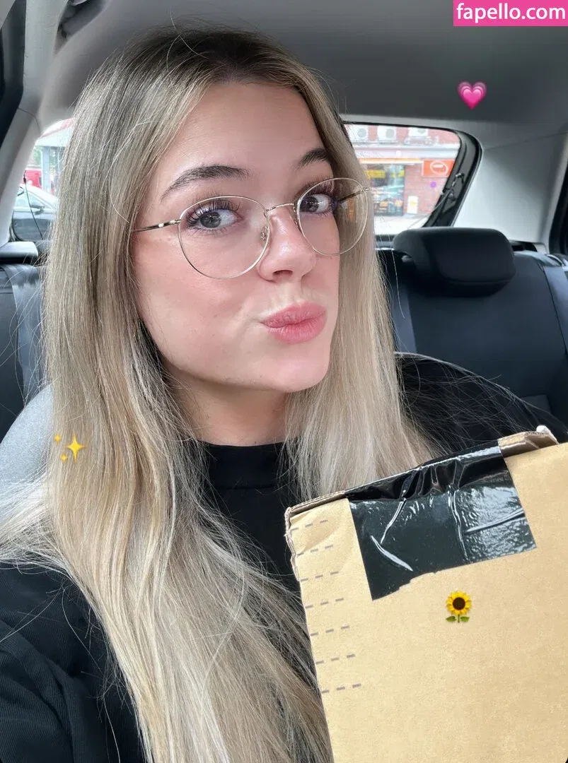 Hannah C Onlyfans Photo Gallery 