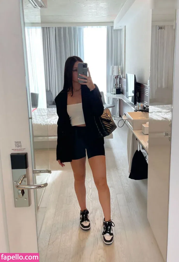 Hannah C Onlyfans Photo Gallery 