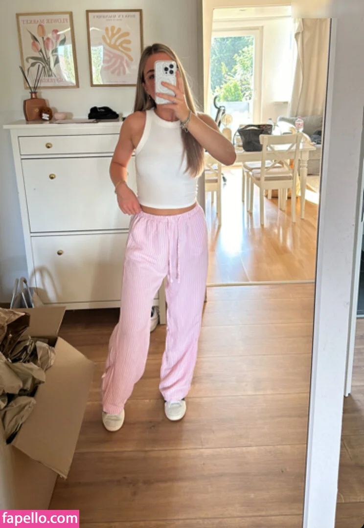 Hannah C Onlyfans Photo Gallery 