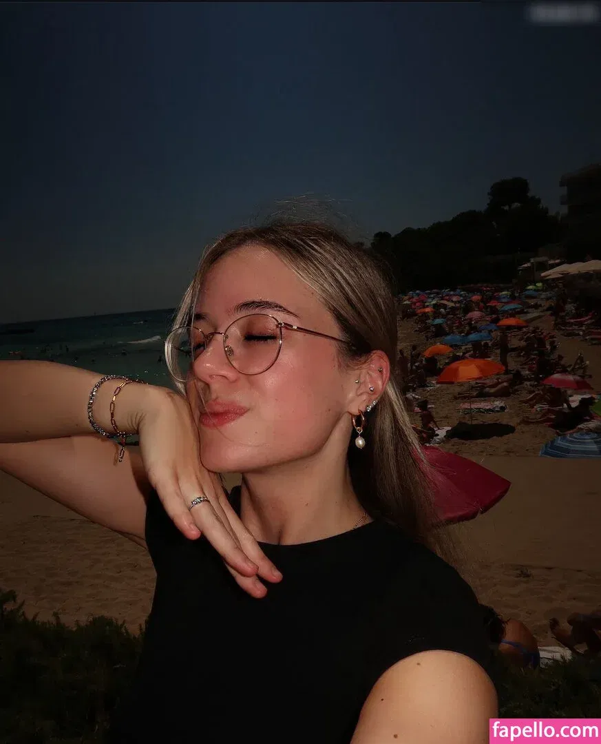 Hannah C Onlyfans Photo Gallery 