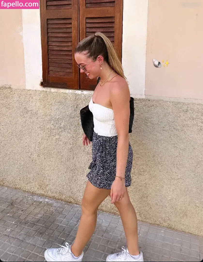 Hannah C Onlyfans Photo Gallery 