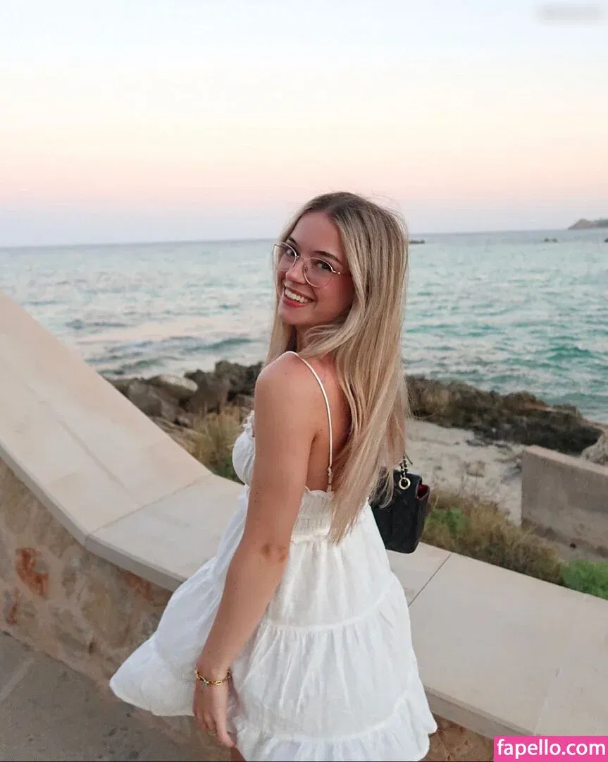 Hannah C Onlyfans Photo Gallery 