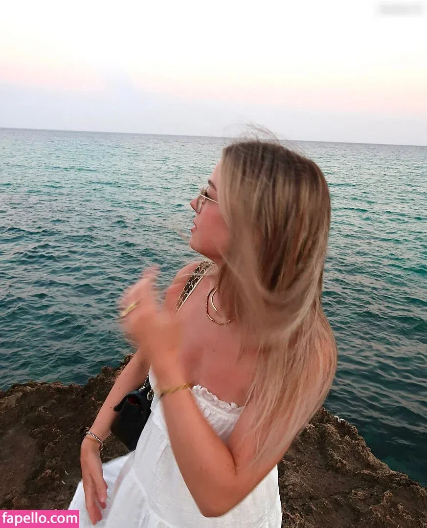 Hannah C Onlyfans Photo Gallery 