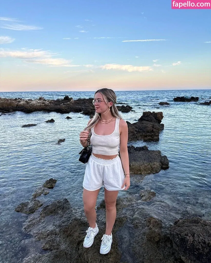 Hannah C Onlyfans Photo Gallery 