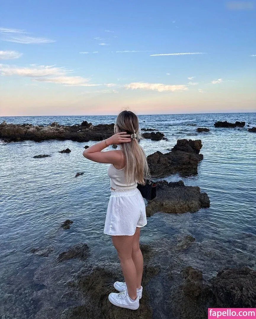 Hannah C Onlyfans Photo Gallery 