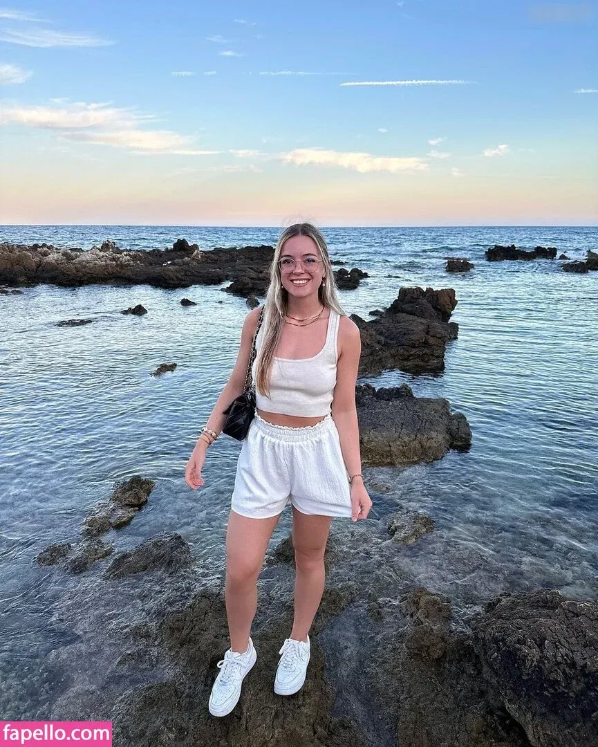 Hannah C Onlyfans Photo Gallery 