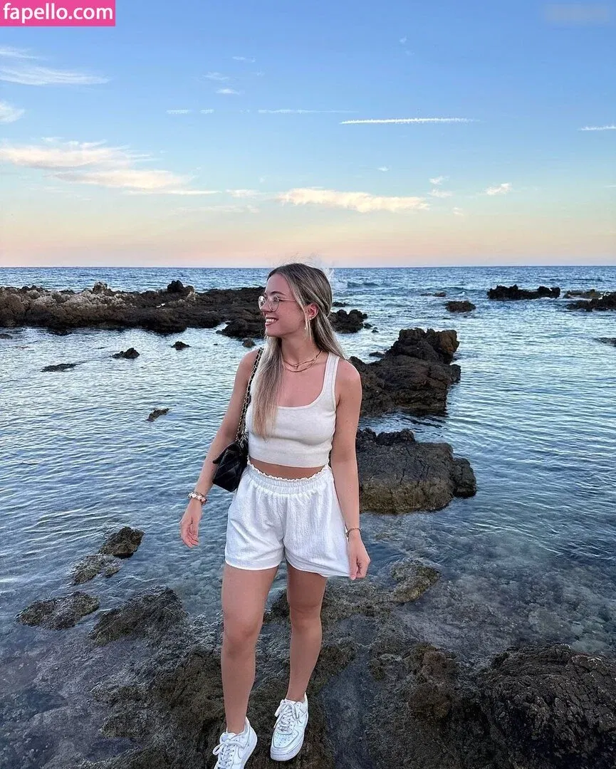 Hannah C Onlyfans Photo Gallery 