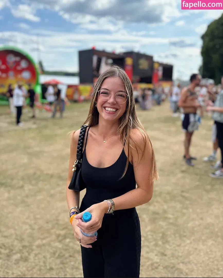 Hannah C Onlyfans Photo Gallery 