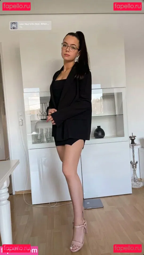 Hannah C Onlyfans Photo Gallery 