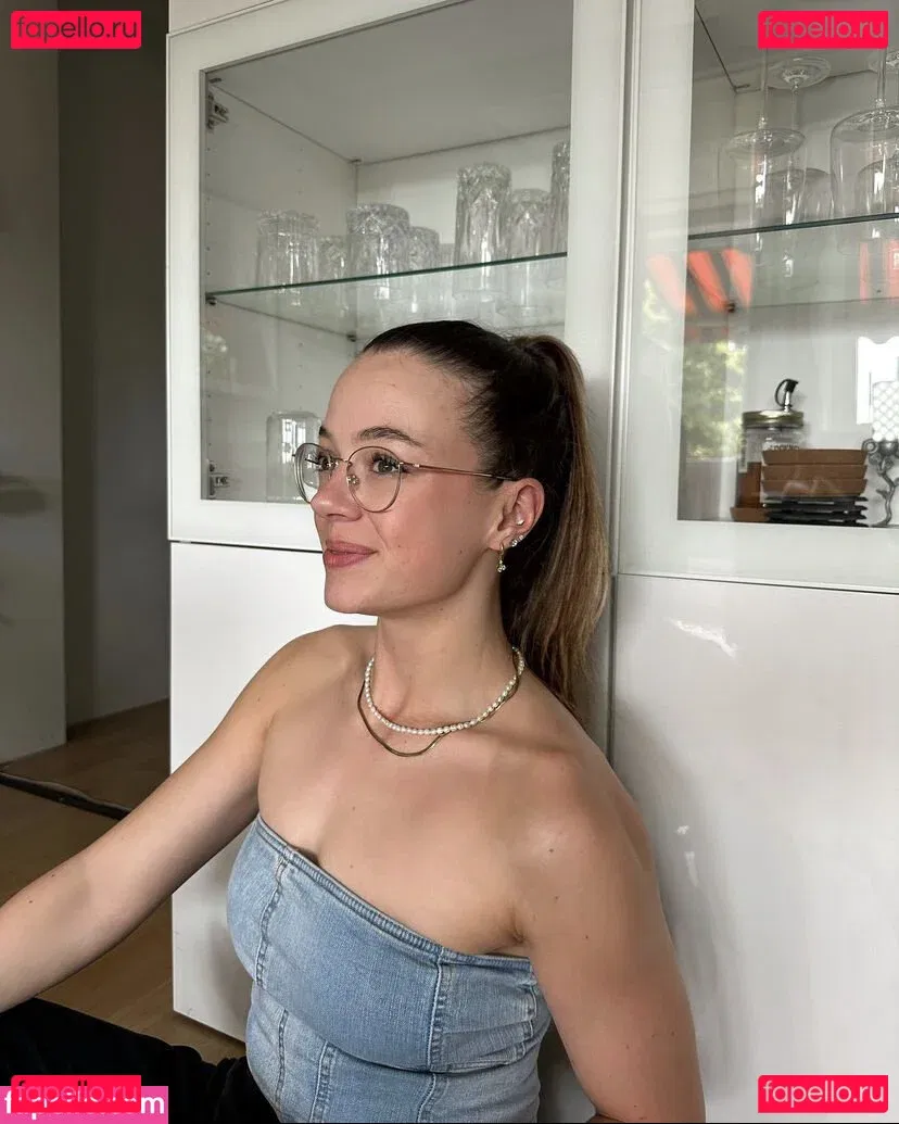 Hannah C Onlyfans Photo Gallery 