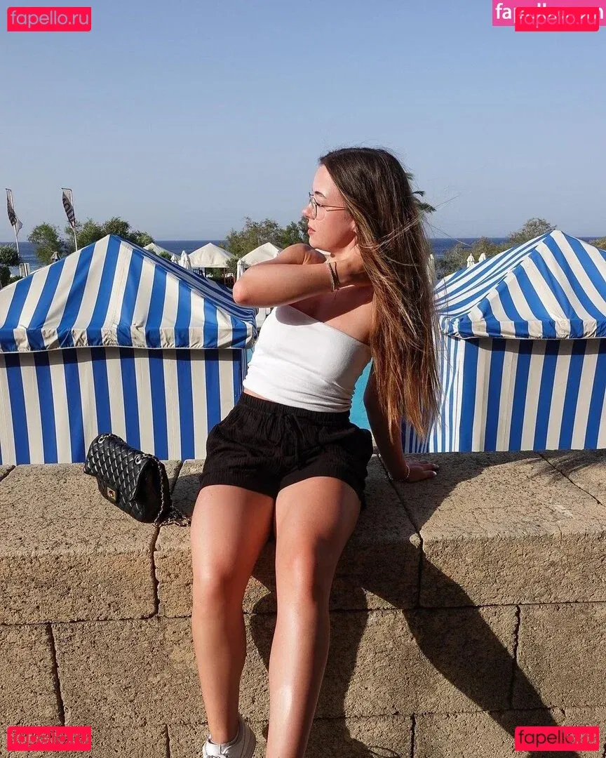 Hannah C Onlyfans Photo Gallery 