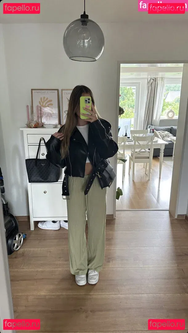 Hannah C Onlyfans Photo Gallery 