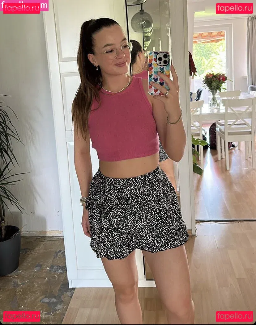 Hannah C Onlyfans Photo Gallery 