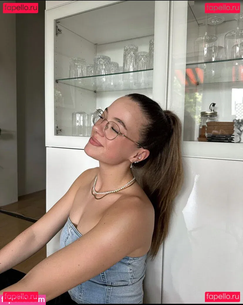 Hannah C Onlyfans Photo Gallery 