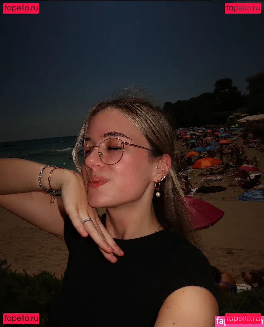 Hannah C Onlyfans Photo Gallery 