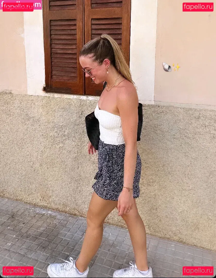 Hannah C Onlyfans Photo Gallery 