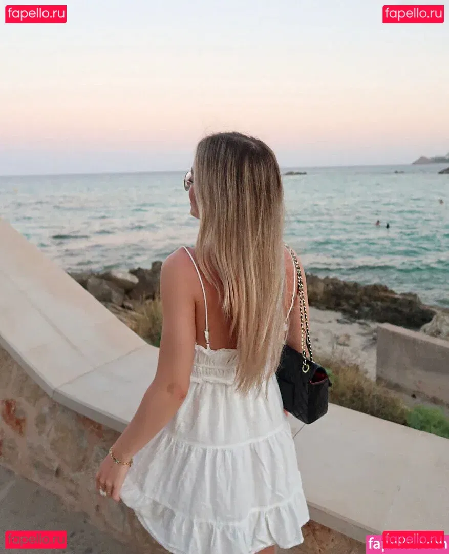 Hannah C Onlyfans Photo Gallery 